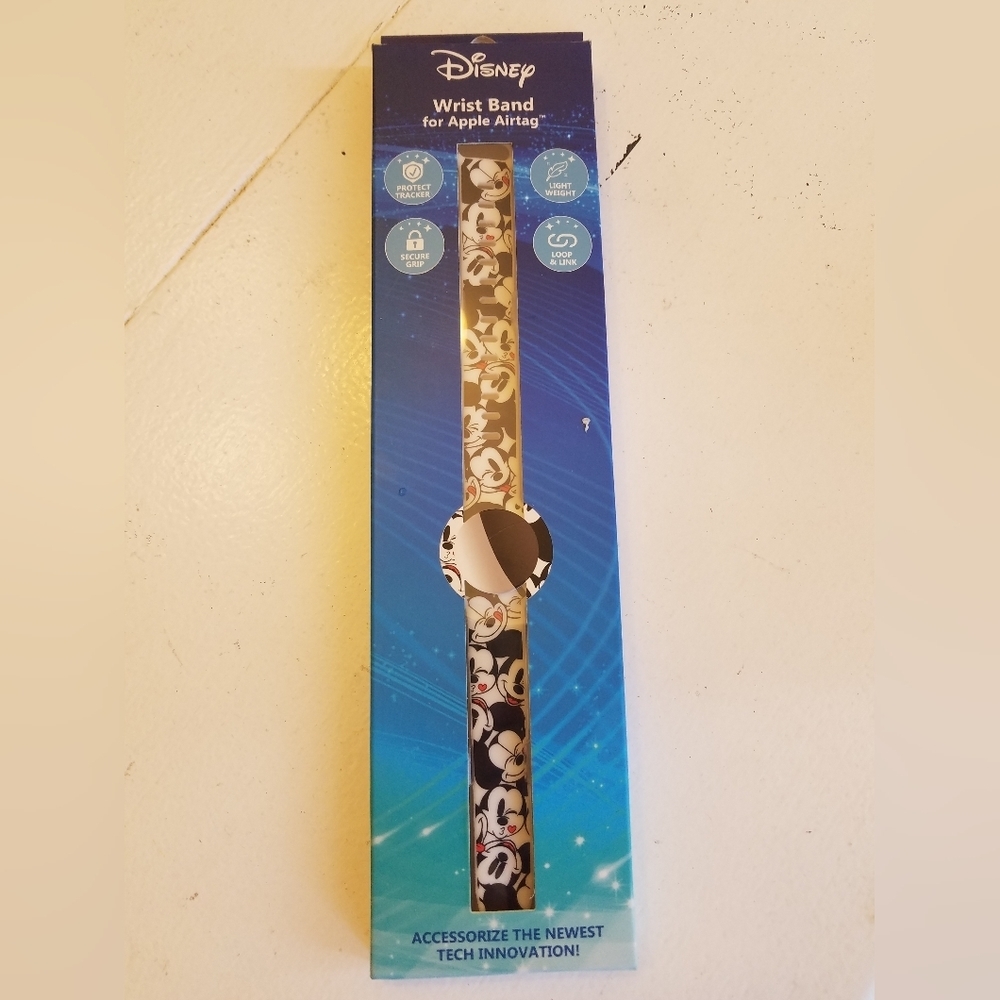 NIB Disney Mickey Mouse Wrist Band for Apple Airtag